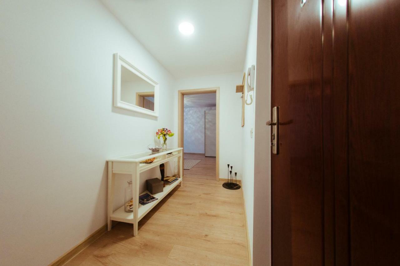 Urban Living Apartment 티미쇼아라 외부 사진